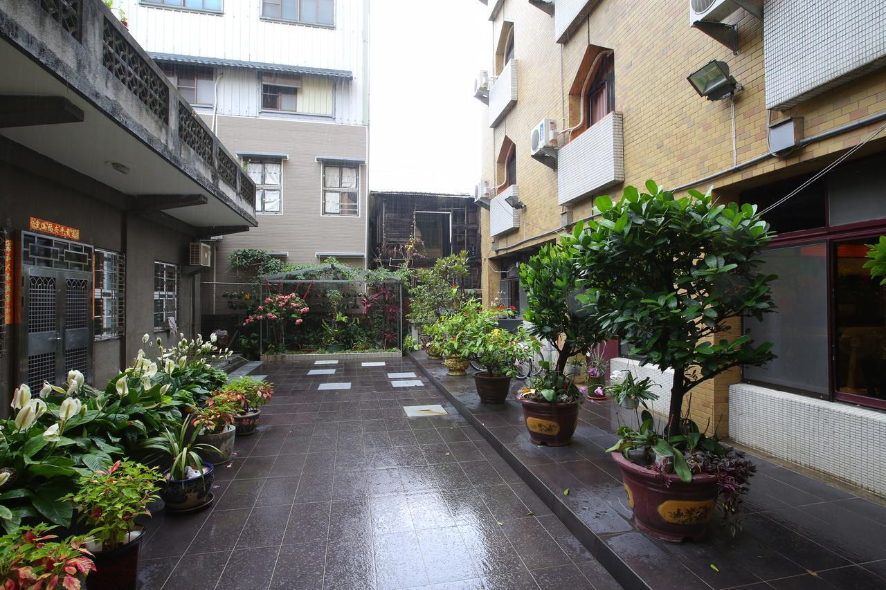 Chiayi Crown Hotel Eksteriør billede